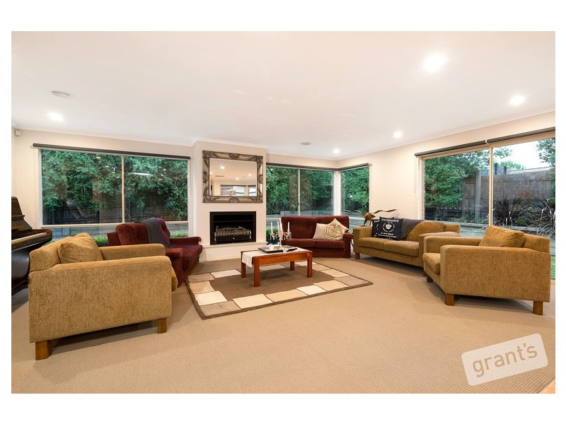 6 Dickson Mews, Berwick VIC 3806