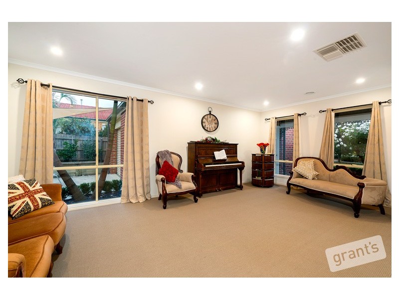 6 Dickson Mews, Berwick VIC 3806