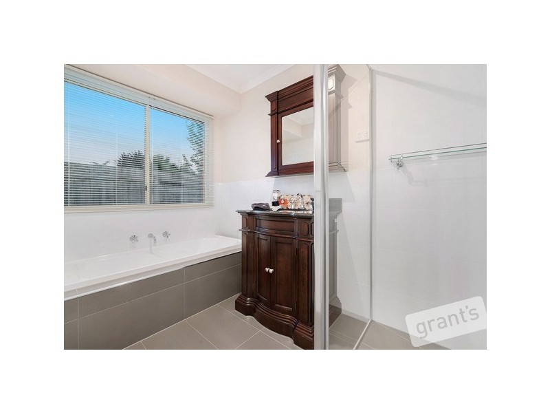 6 Dickson Mews, Berwick VIC 3806