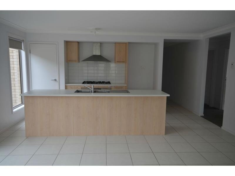 23 Warbler Street, Pakenham VIC 3810