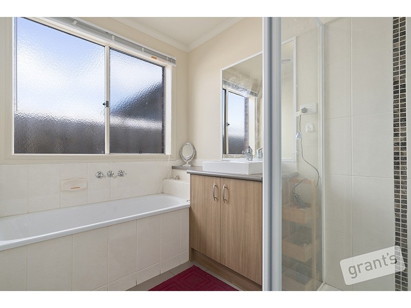 4 Jason Lane, Pakenham VIC 3810