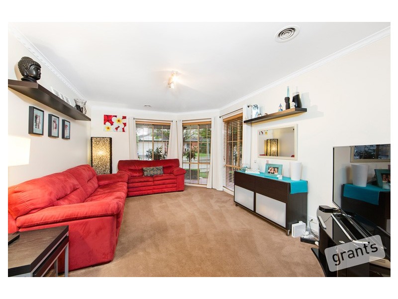 11 Claremont Glen, Berwick VIC 3806