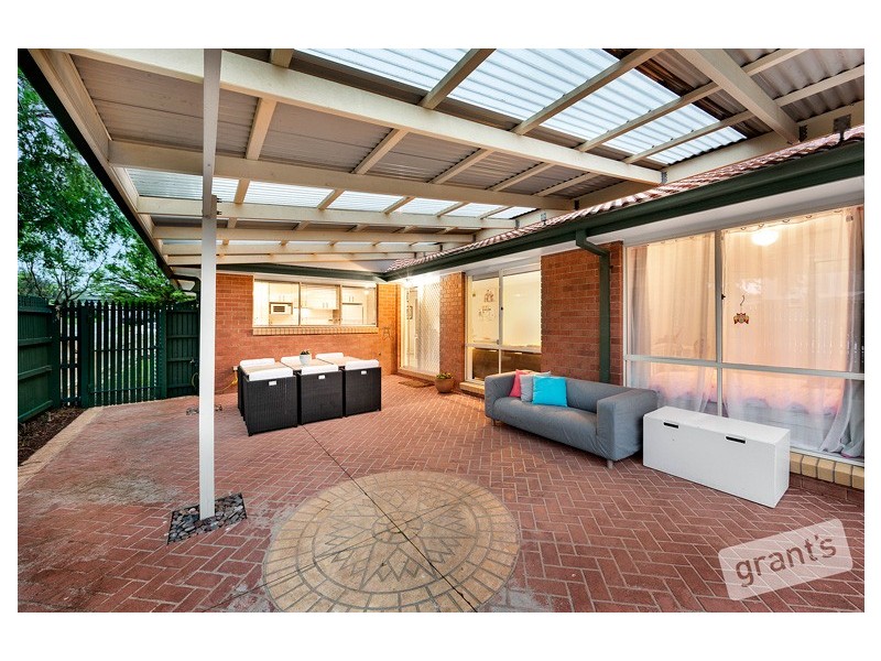 11 Claremont Glen, Berwick VIC 3806