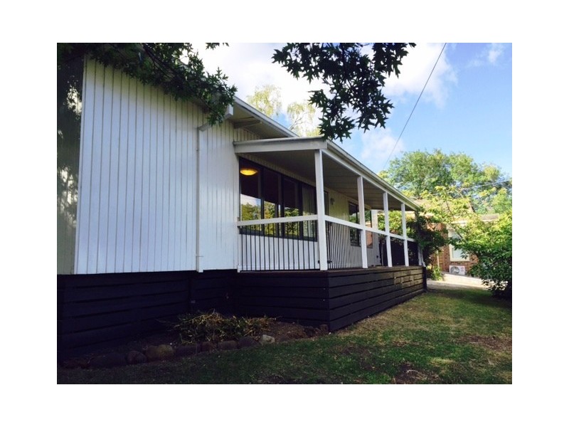 8 Rutland Road, Berwick VIC 3806