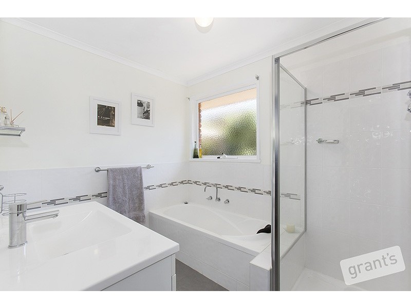 4 Confait Court, Berwick VIC 3806