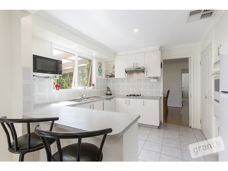 4 Confait Court, Berwick VIC 3806