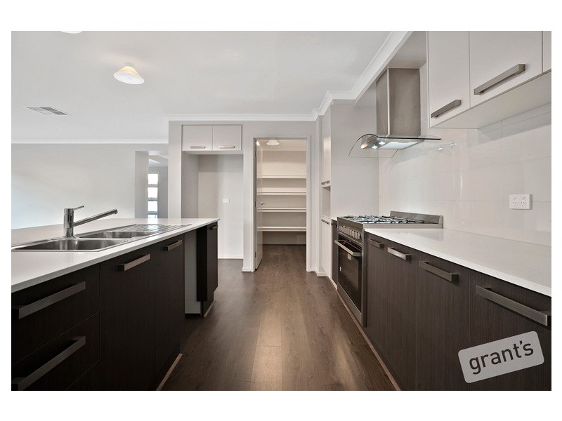 7 Illes Court, Berwick VIC 3806