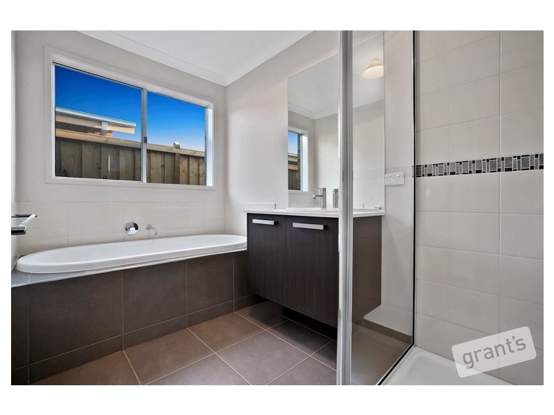 7 Illes Court, Berwick VIC 3806