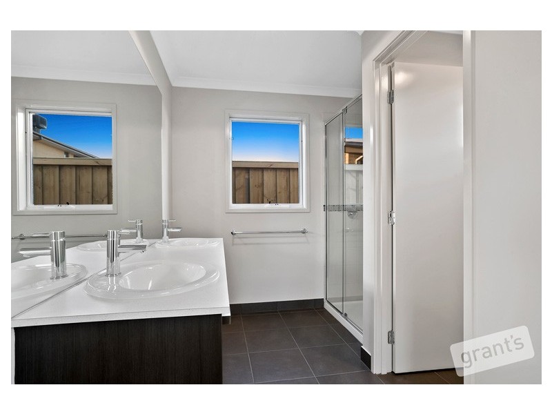 7 Illes Court, Berwick VIC 3806