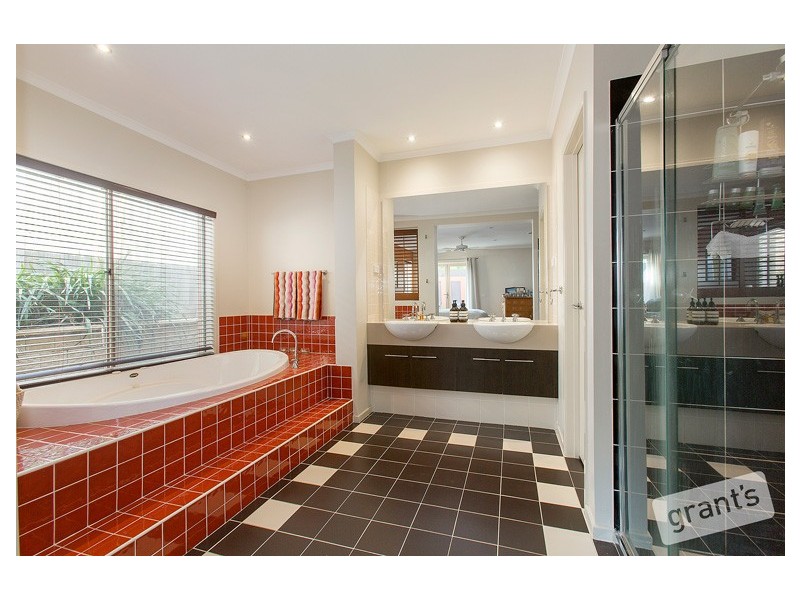 9 Oakmoss Place, Berwick VIC 3806