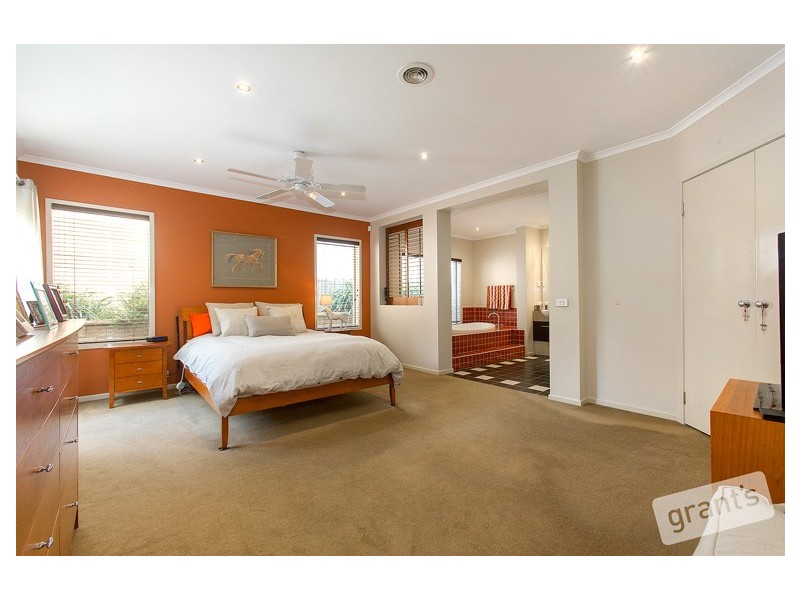 9 Oakmoss Place, Berwick VIC 3806