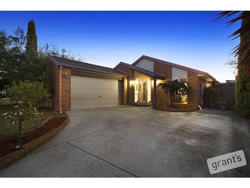 13 Plough Rise, Narre Warren South VIC 3805