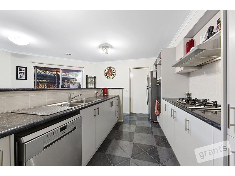 13 Plough Rise, Narre Warren South VIC 3805