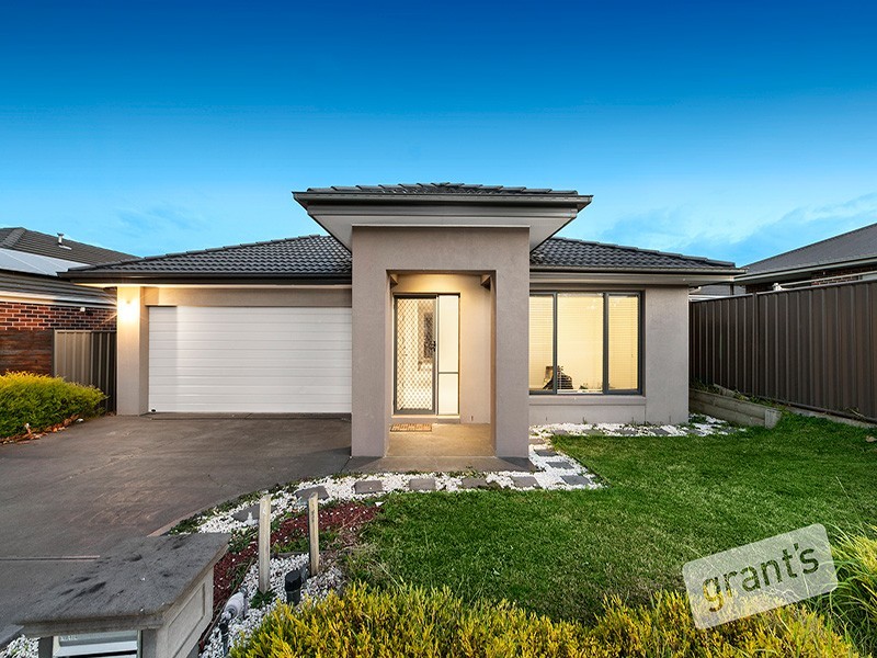 23 Sagan Drive, Cranbourne North VIC 3977