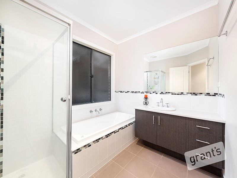 23 Sagan Drive, Cranbourne North VIC 3977