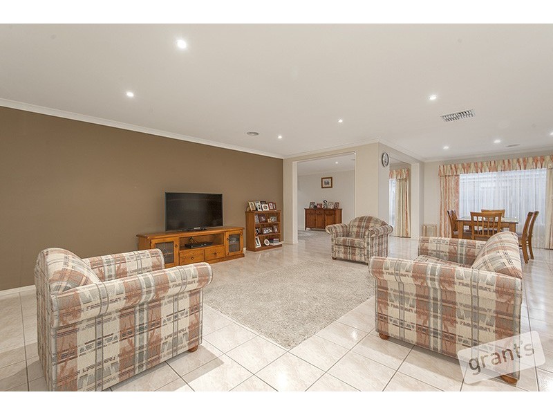 14 Sundial Court, Berwick VIC 3806