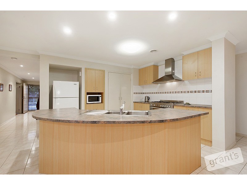 14 Sundial Court, Berwick VIC 3806