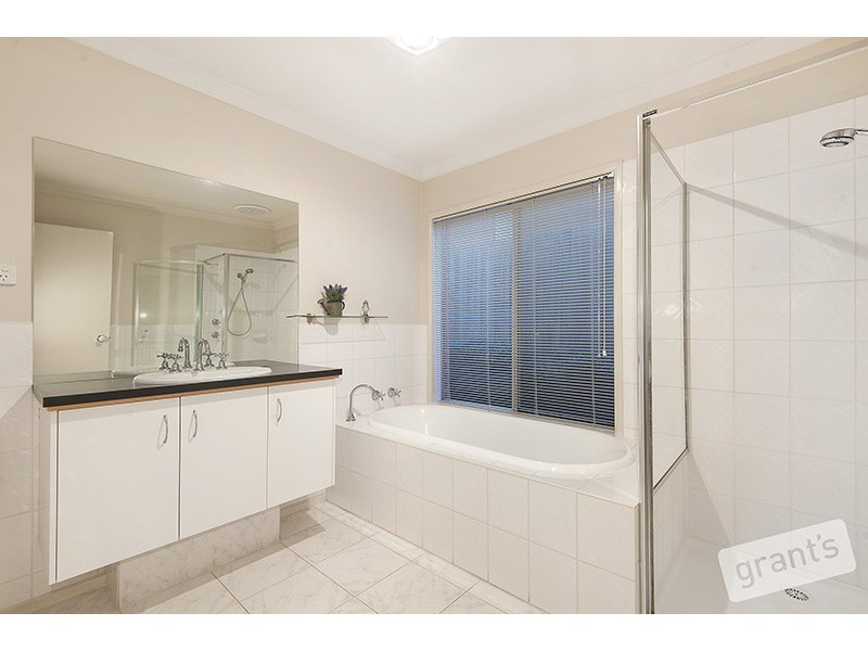 14 Sundial Court, Berwick VIC 3806