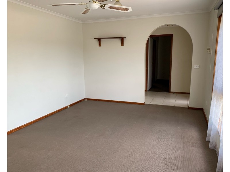 8 Poorinda Rise, Narre Warren VIC 3805