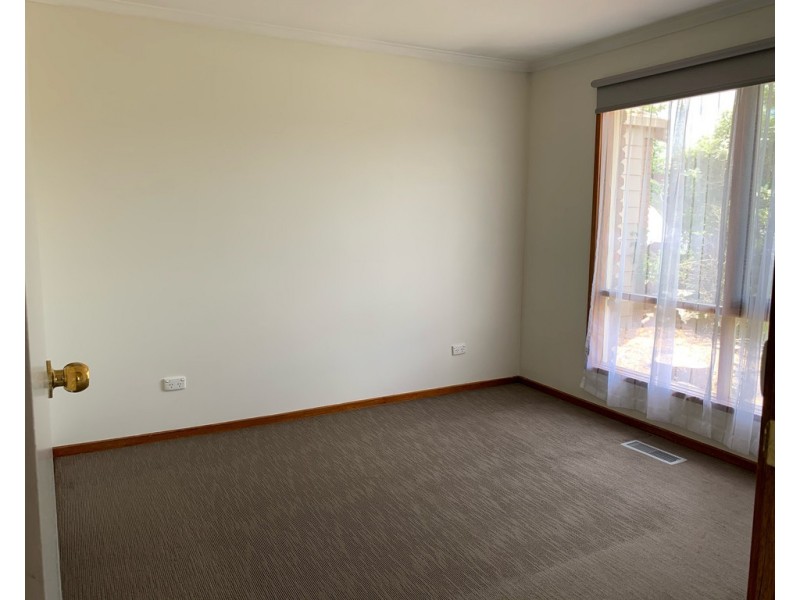 8 Poorinda Rise, Narre Warren VIC 3805