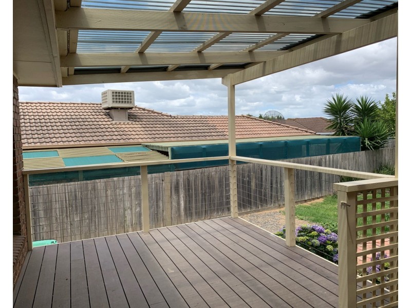 8 Poorinda Rise, Narre Warren VIC 3805