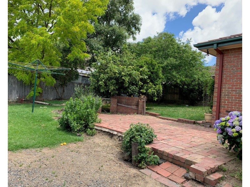 8 Poorinda Rise, Narre Warren VIC 3805