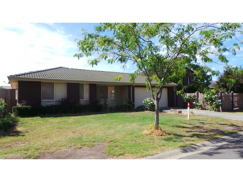 6 Kalastaire Grove, Berwick VIC 3806