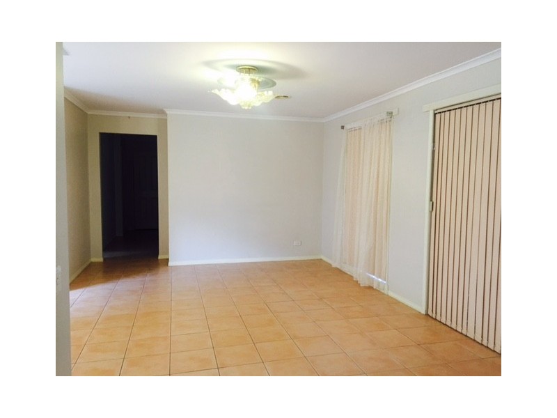 6 Kalastaire Grove, Berwick VIC 3806