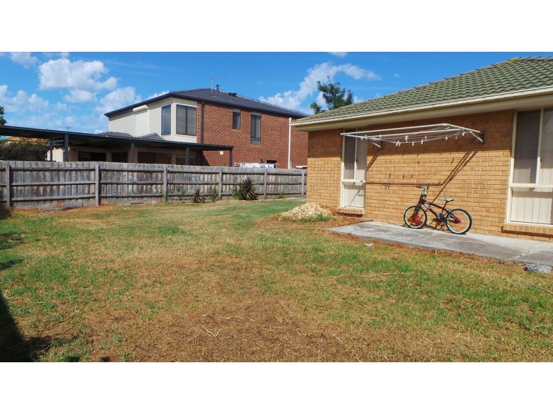 6 Kalastaire Grove, Berwick VIC 3806