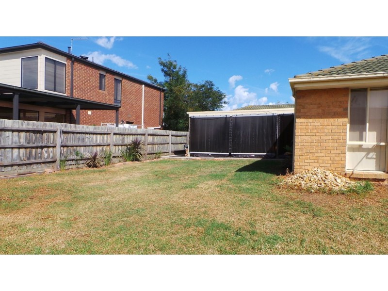 6 Kalastaire Grove, Berwick VIC 3806