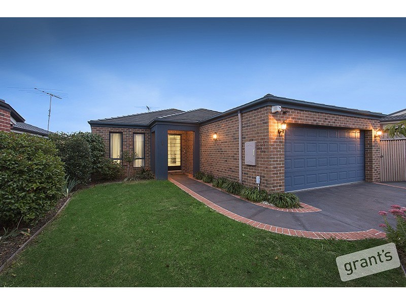 4 Kurnwill Place, Berwick VIC 3806