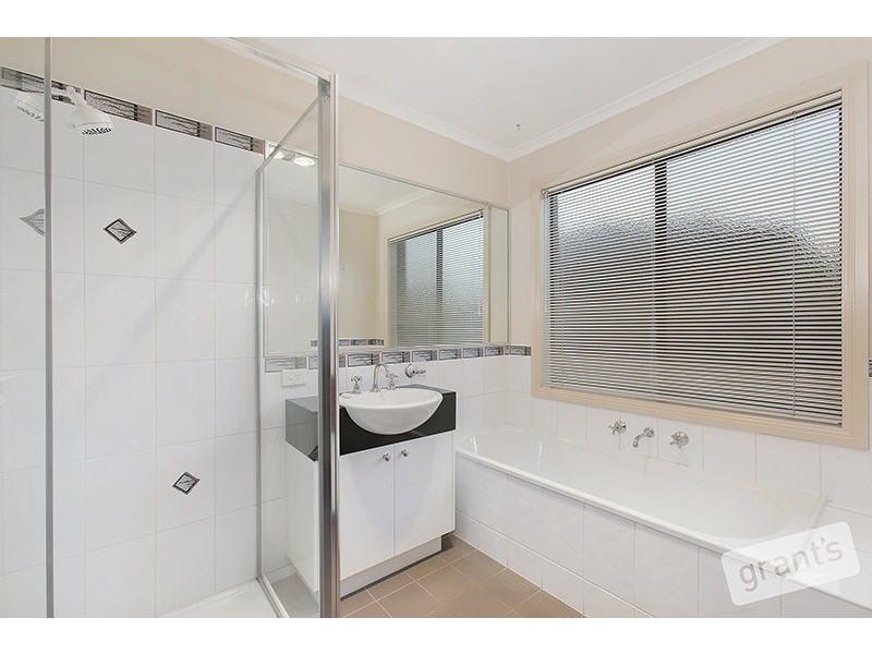 4 Kurnwill Place, Berwick VIC 3806