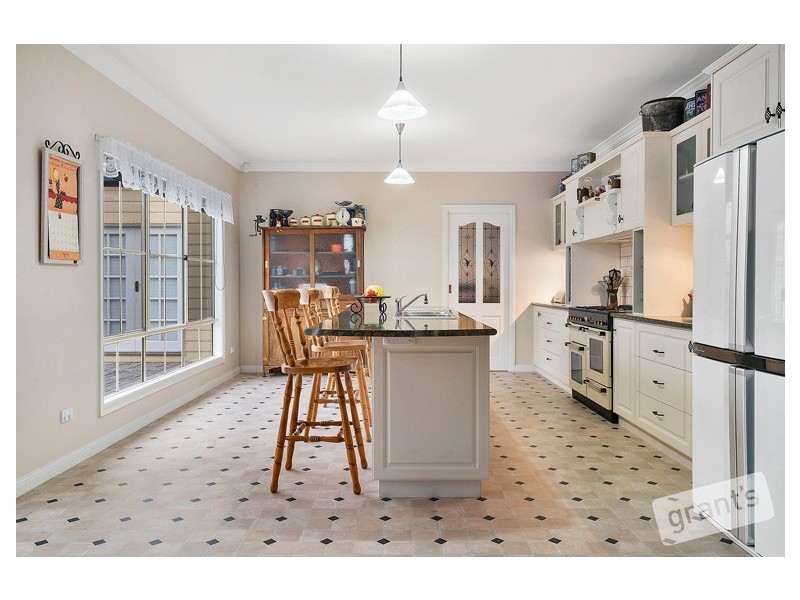 30 Jurys Road, Nyora VIC 3987