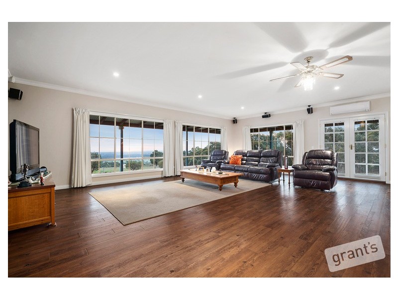 30 Jurys Road, Nyora VIC 3987