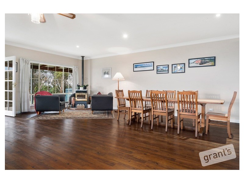 30 Jurys Road, Nyora VIC 3987