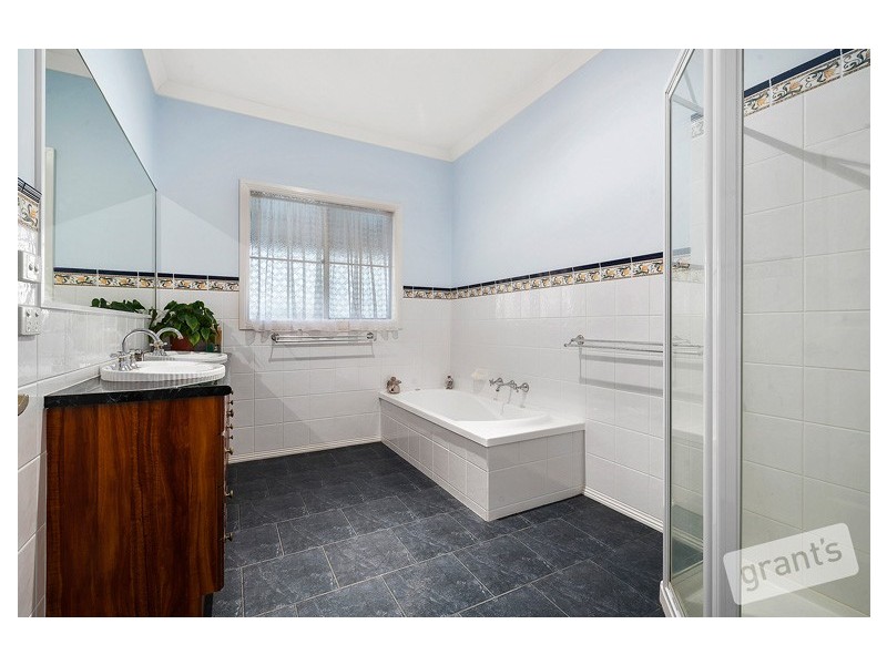 30 Jurys Road, Nyora VIC 3987