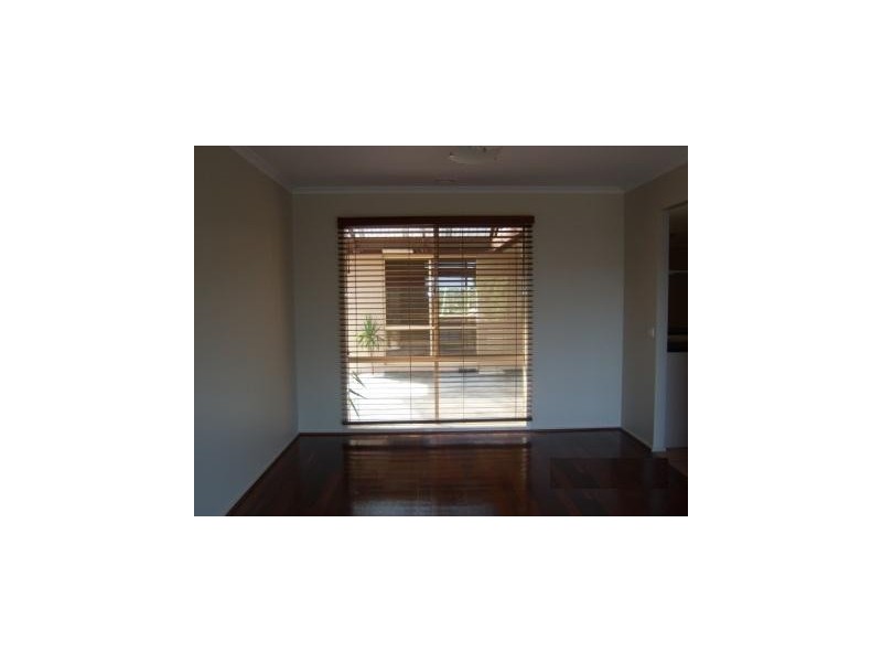 4 Allunga Parade, Berwick VIC 3806