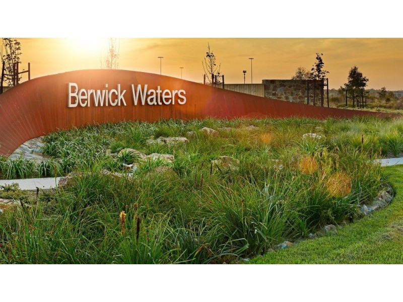 4 Riverbank Close, Clyde North VIC 3978