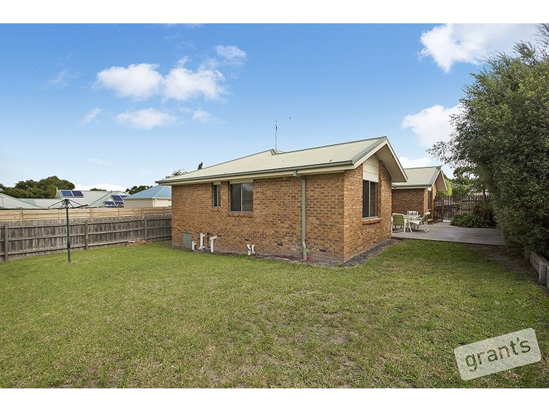 33 Allardice Parade, Berwick VIC 3806