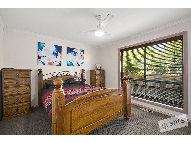 33 Allardice Parade, Berwick VIC 3806