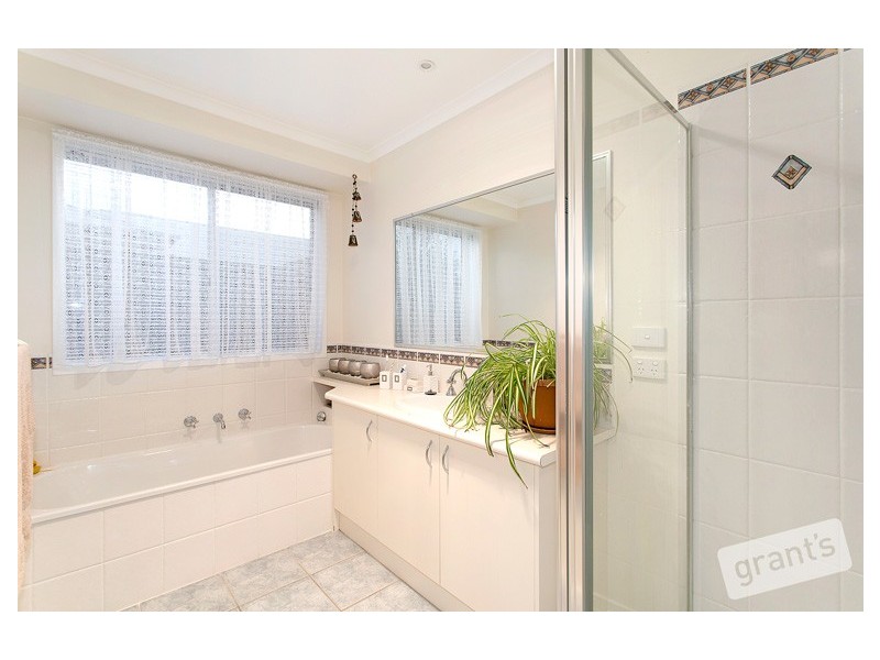 5 Edgbaston Circuit, Berwick VIC 3806