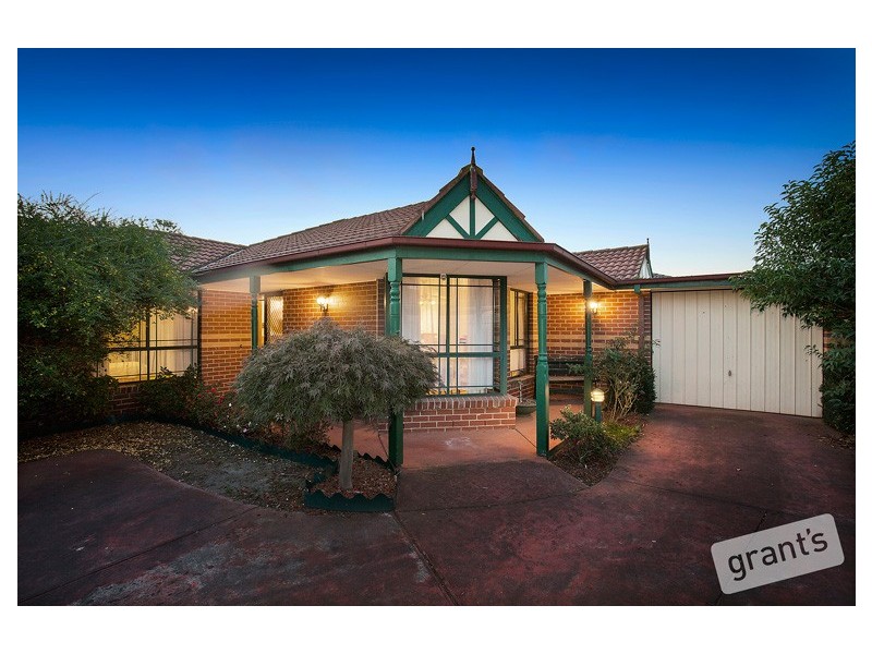 3/2 Ambleside Crescent, Berwick VIC 3806