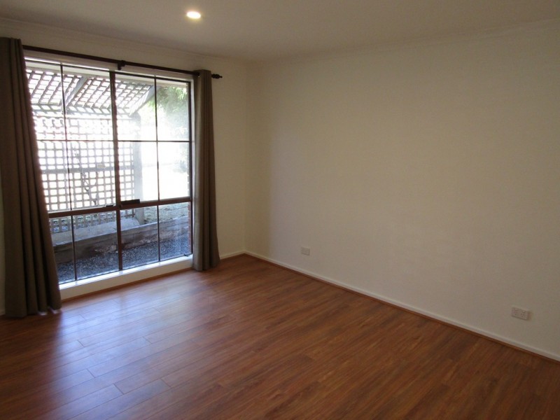 77 George Chudleigh Drive, Hallam VIC 3803