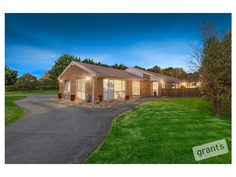 8 Renda Court, Narre Warren North VIC 3804