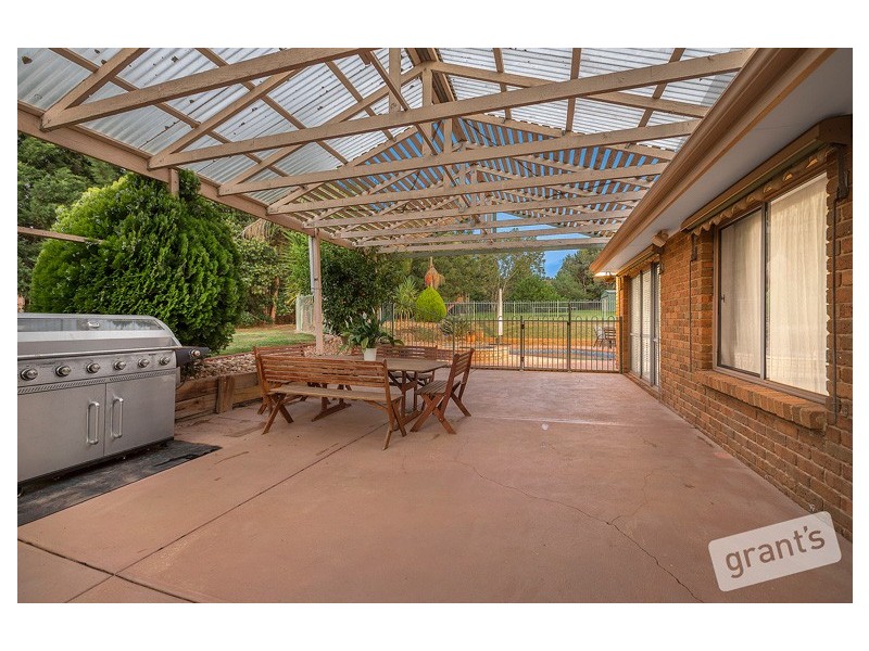 8 Renda Court, Narre Warren North VIC 3804