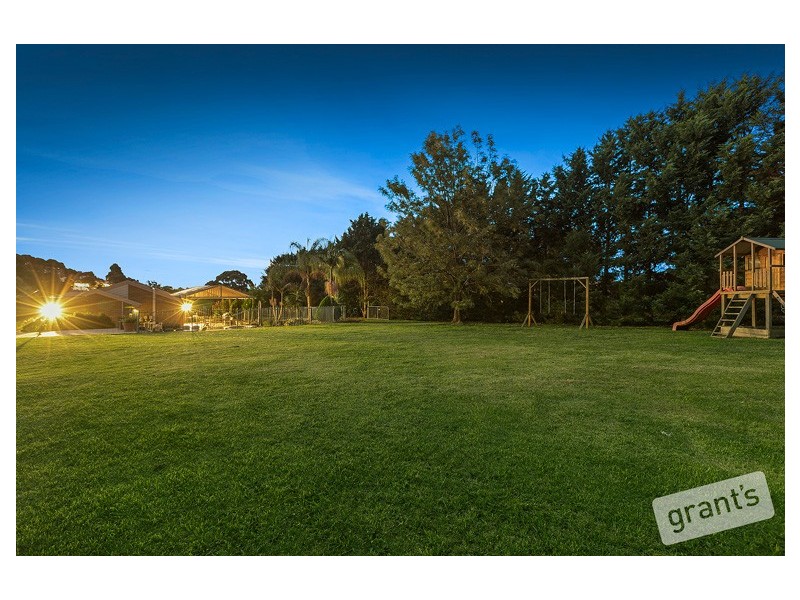 8 Renda Court, Narre Warren North VIC 3804