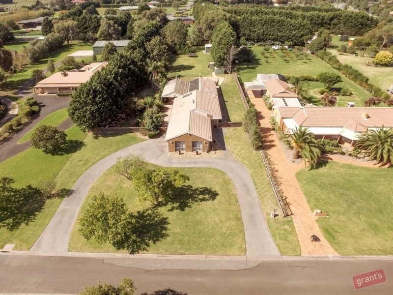 8 Renda Court, Narre Warren North VIC 3804