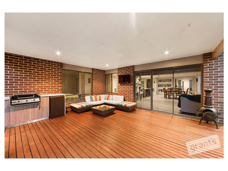 20 Lucerne Circuit, Pakenham VIC 3810