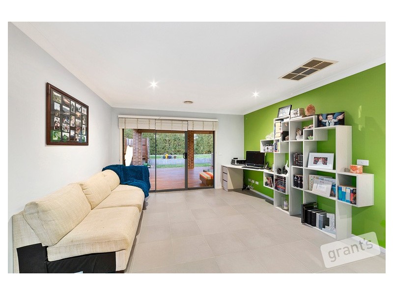 20 Lucerne Circuit, Pakenham VIC 3810