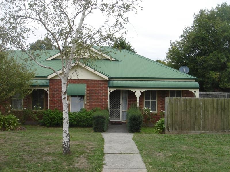 5 Furness Court, Berwick VIC 3806